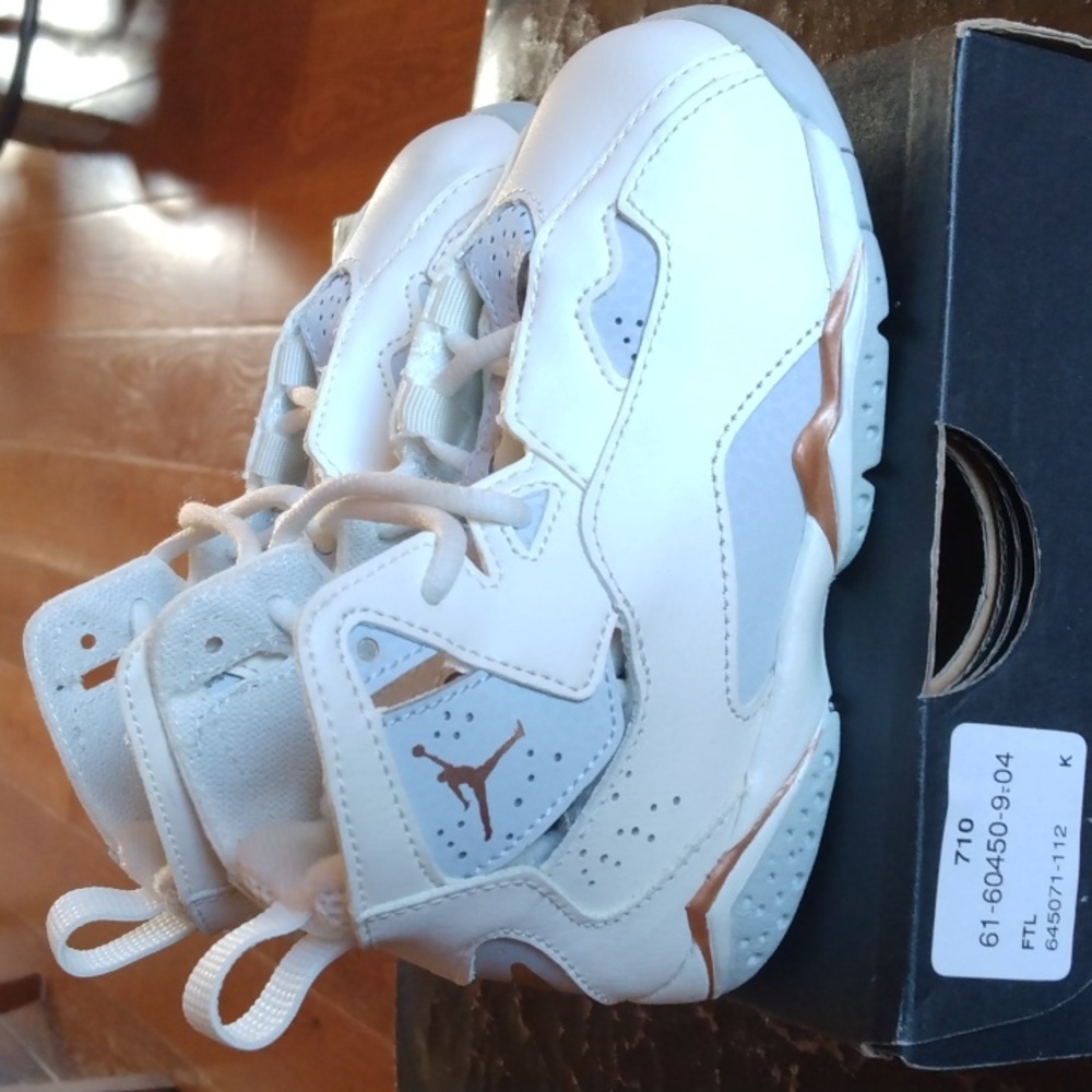 Jordan True Flight GT Sail/Metallic Red Bronze Size 8 New In box